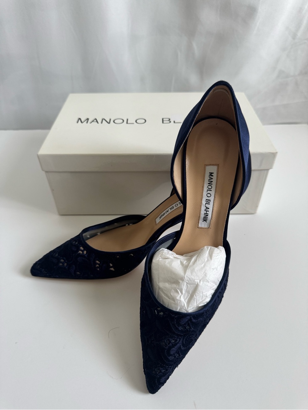 NWT Manolo Blahnik Navy Embroidered Pointed-Toe Sling backs - women’s size 40
